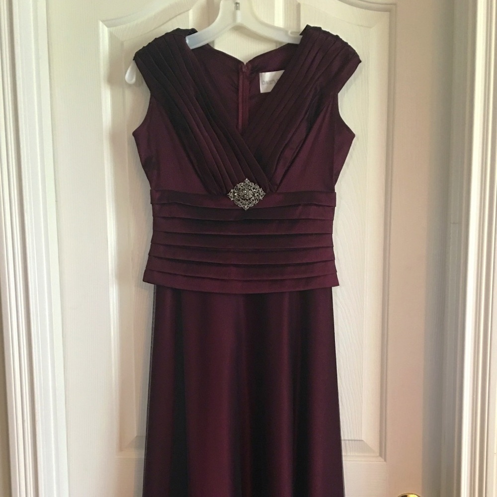 David’s Bridal Aubergine Dress - Size 16.